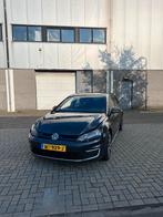 Schade Volkswagen Golf 1.4 TSI GTE 5D 2015 Zwart, Auto's, Volkswagen, Origineel Nederlands, Te koop, 5 stoelen, Benzine