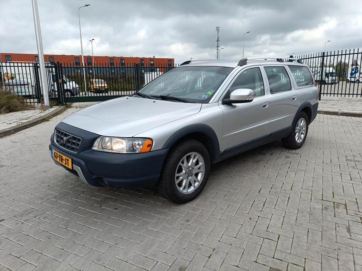 Volvo XC70 2.4 D5 AWD AUTOMAAT EN NIEUWE DISTRIBUTIERIEM, Auto's, Volvo, Particulier, XC70, 4x4, ABS, Alarm, Boordcomputer, Centrale vergrendeling