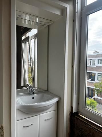 Wastafelmeubel met Grohe kraan beschikbaar voor biedingen