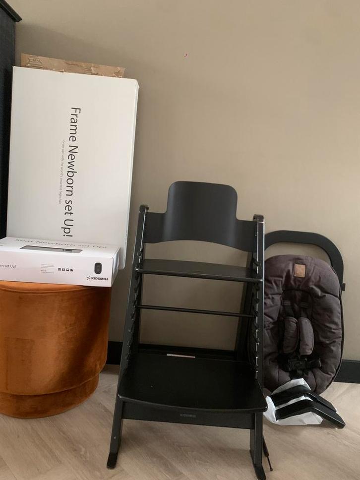 Kidsmill Up! Kinderstoel incl Babyset + Newbornset Mat Zwart, Kinderen en Baby's, Kinderstoelen, Gebruikt, Meegroeistoel, Aanschuifbaar