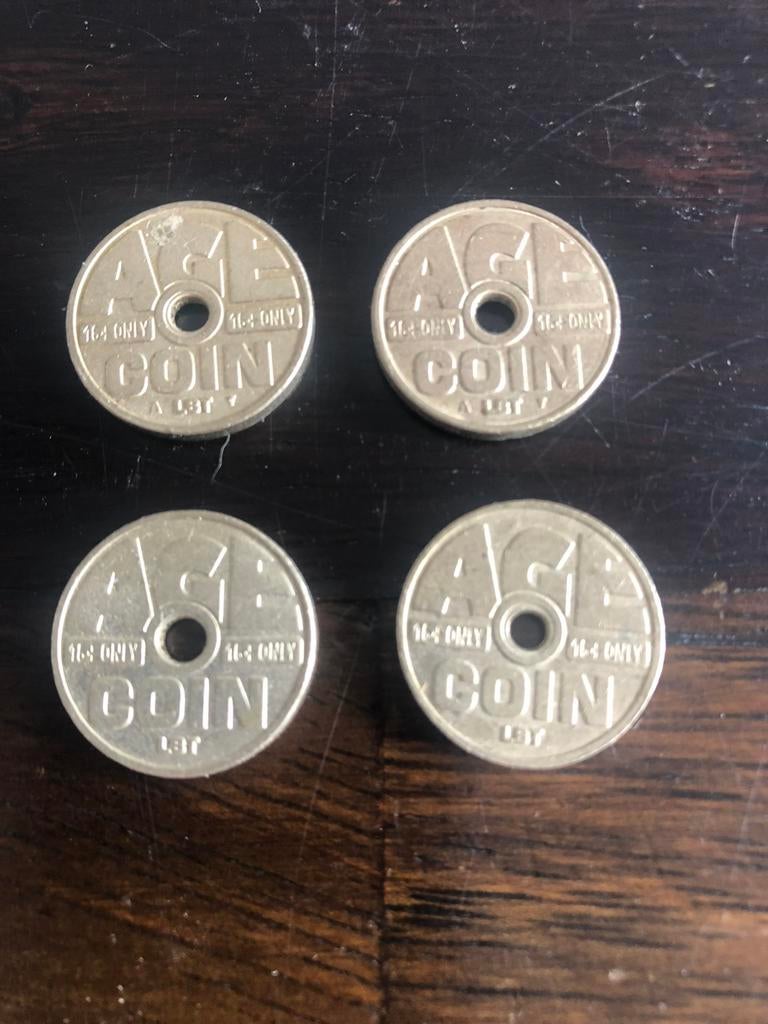 Age coin munten voor sigaretten automaat 4 x, Postzegels en Munten, Penningen en Medailles, Ophalen of Verzenden, Overige materialen