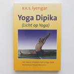Yoga dipika (licht op yoga) B.K.S. Iyengar Nederlands Uitgev, Ophalen of Verzenden, Zo goed als nieuw