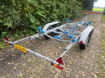 Trailer met kenteken beschikbaar voor biedingen