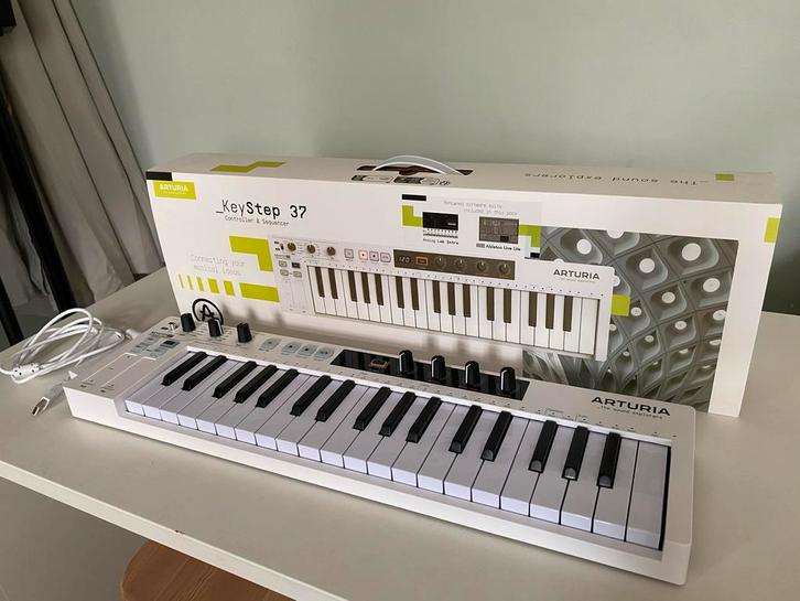 Arturia Keystep 37 met Decksaver!, Muziek en Instrumenten, Keyboards, Zo goed als nieuw, Overige aantallen, Overige merken, Aanslaggevoelig