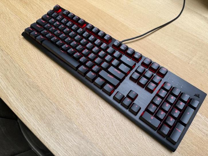 Corsair K60 RGB Pro Low Profile - Cherry MX Clear, Computers en Software, Toetsenborden, Zo goed als nieuw, Qwerty, Bedraad, Gaming toetsenbord