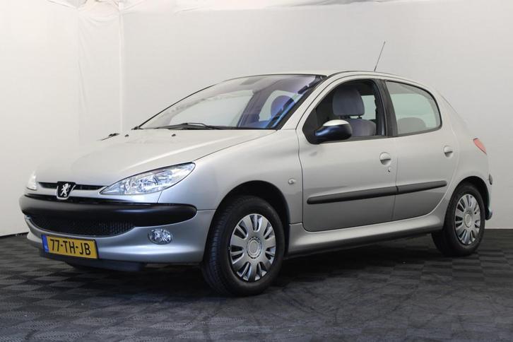 Peugeot 206 1.6-16V Gentry (bj 2006, automaat), Auto's, Peugeot, Bedrijf, Te koop, ABS, Airbags, Airconditioning, Alarm, Boordcomputer