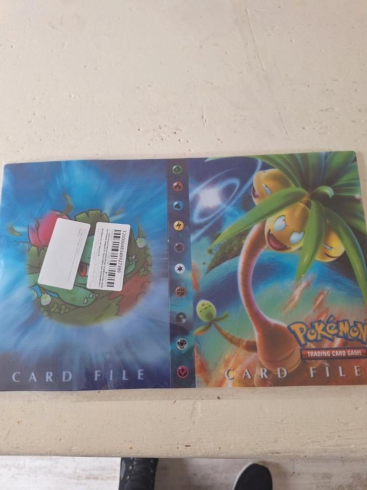 Nieuwe map met 50 kaarten, Hobby en Vrije tijd, Verzamelkaartspellen | Pokémon, Nieuw, Meerdere kaarten, Ophalen of Verzenden