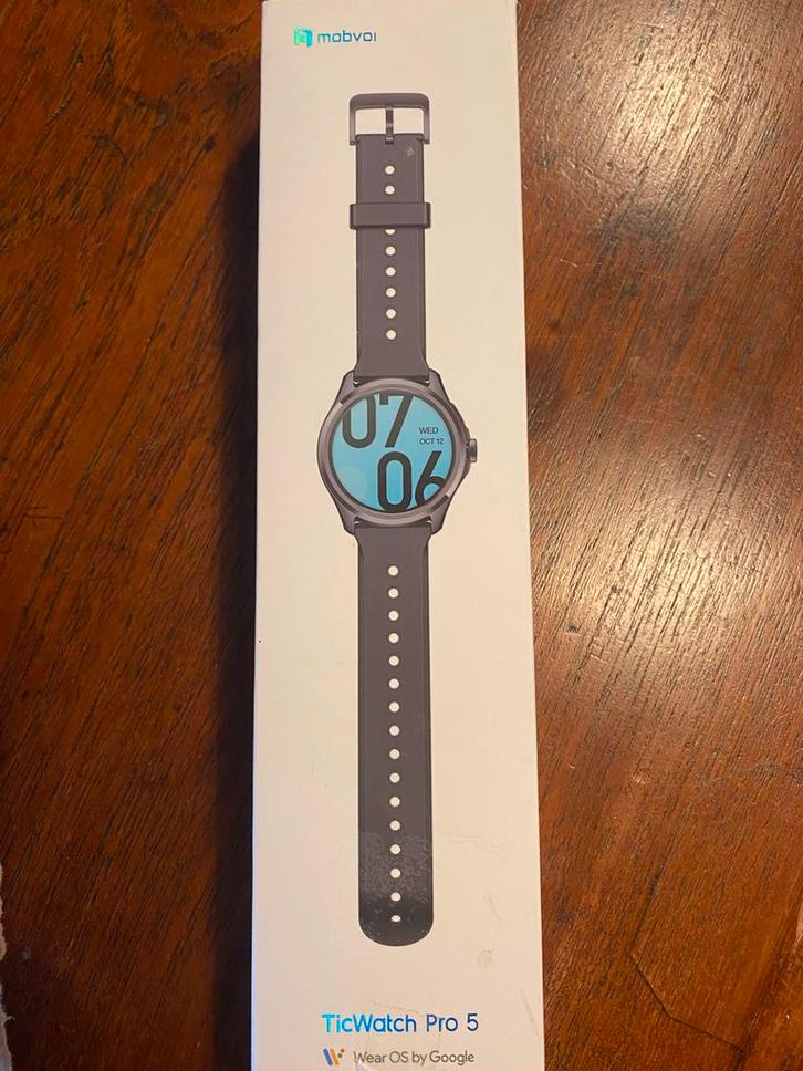 TicWatch Pro 5 nieuw in doos, Sieraden, Tassen en Uiterlijk, Smartwatches, Nieuw, Android, Zwart, Afstand, Waterdicht, Ophalen