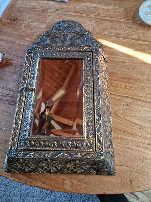 Vintage spiegelkastje met borstels, Huis en Inrichting, Woonaccessoires | Spiegels, Gebruikt, Minder dan 50 cm, Minder dan 100 cm