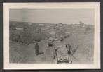 WO2 foto: Duitse Panzerkolonne trekt door Russisch dorp, Verzenden, Landmacht, Duitsland, Foto of Poster