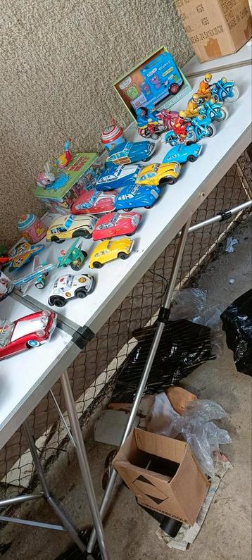 Oud speelgoed  beschikbaar voor biedingen