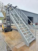 Stalen trap met bordes gegalv. Hoog 2,54 mtr. Nob181, Ophalen, Zo goed als nieuw, 2 tot 4 meter