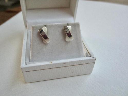 Zilver oorbellen mat/glans gekruist model 925 zilver, Sieraden, Tassen en Uiterlijk, Oorbellen, Zo goed als nieuw, Knopjes of Stekers