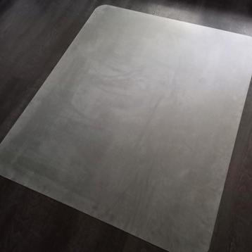 Praktische mat onder bureau stoel. Prijs15.- beschikbaar voor biedingen