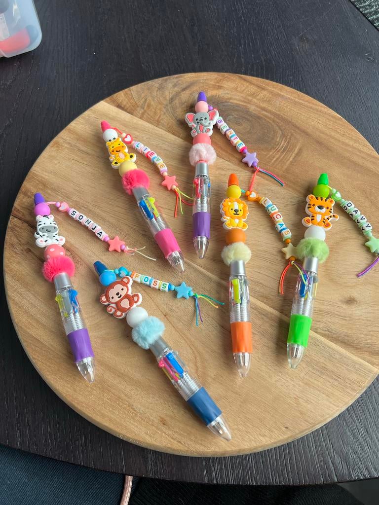 Traktatie pennen gekleurd met naam | Traktaties met Naam | Betaalbare Geschenken