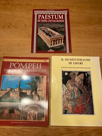 3 Reisgidsen Italië - Pompeii, Paestum, Lipari beschikbaar voor biedingen