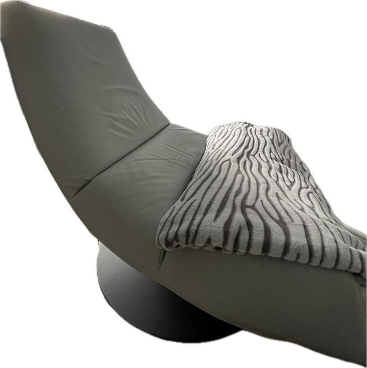 Gijs Papavoine Olivier fauteuil Montis lichtgrijs leer, Huis en Inrichting, Stoelen, Gebruikt, Eén, Leer, Grijs, Ophalen