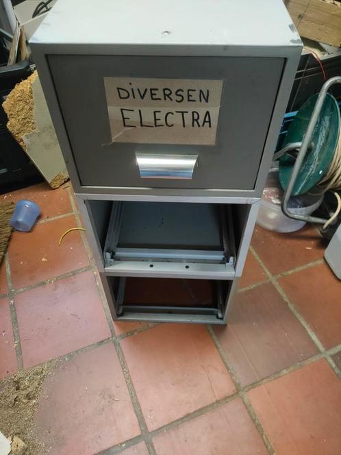 archiefkast/gereedschapslade ????, Doe-het-zelf en Verbouw, Gereedschapskisten, Zo goed als nieuw, Ophalen