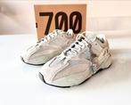 Yeezy Boost 700 Salt, Ophalen, Nieuw, Overige kleuren