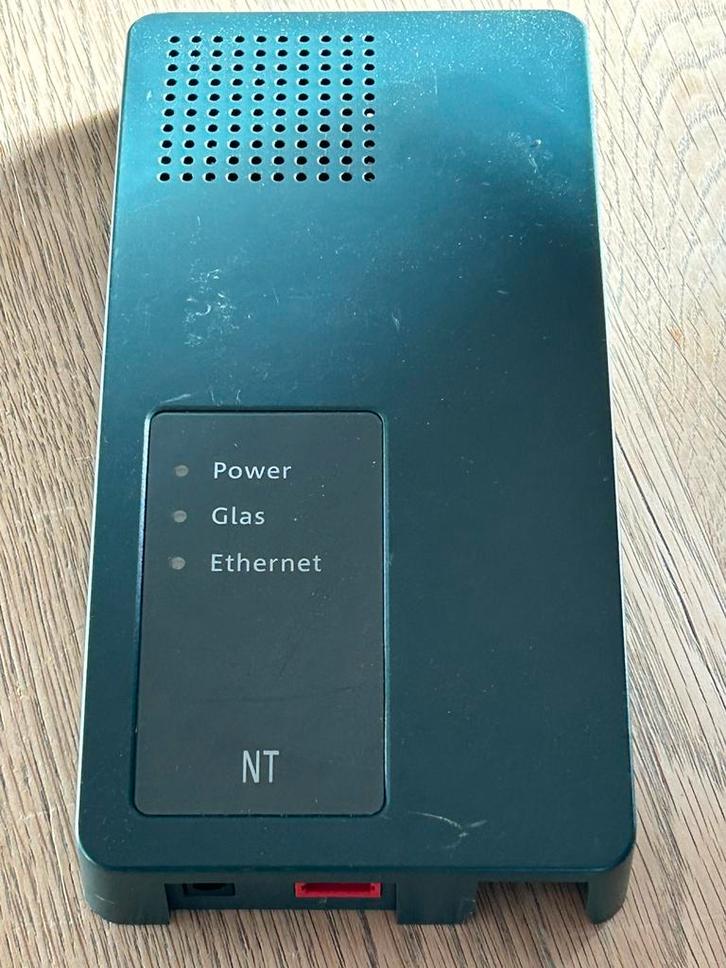 Kpn glasvezel kastje Packetfront 847698, Computers en Software, Routers en Modems, Gebruikt, Ophalen of Verzenden