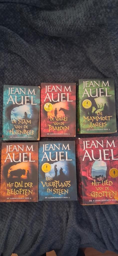 Complete boekenreeks de Aardkinderen van Jean M. Auel, Boeken, Fantasy, Gelezen, Ophalen