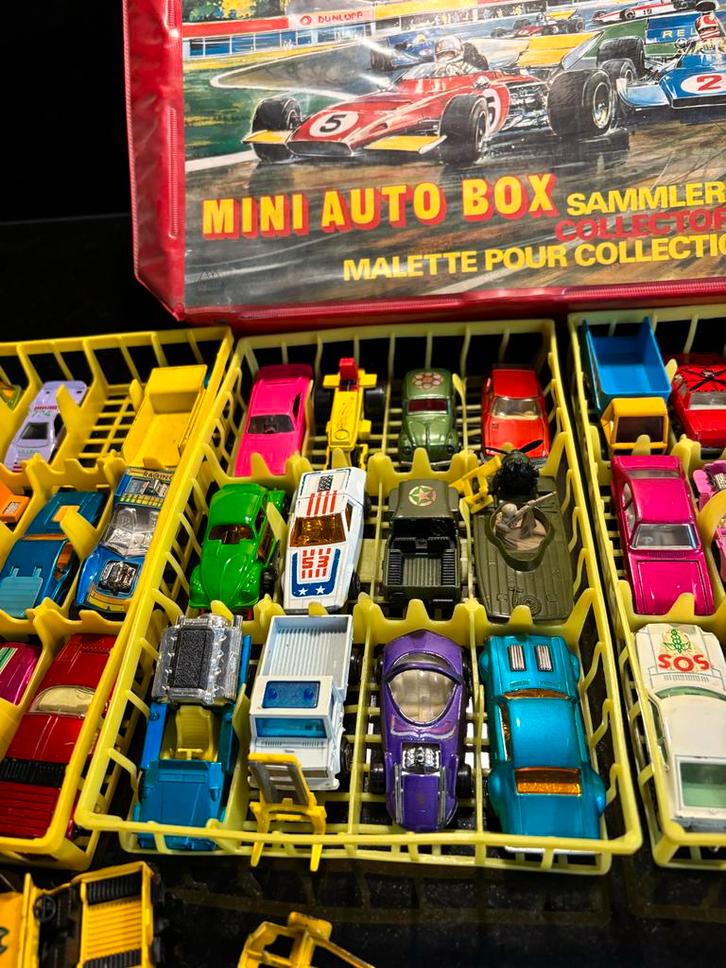 2 koffers met lesney matchbox en meer zie tekst!!, Hobby en Vrije tijd, Modelauto's | Overige schalen, Gebruikt, Auto, Ophalen of Verzenden