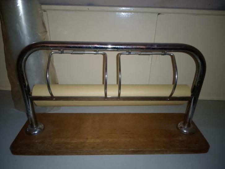 Vintage cadeaupapier rol houder verchroomd, Diversen, Cadeaupapier, Gebruikt, Ophalen