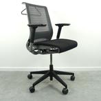 Steelcase Think bureaustoel met kleerhanger | Zwart | Grijs, Gebruikt, Zwart, Ophalen of Verzenden, Bureaustoel