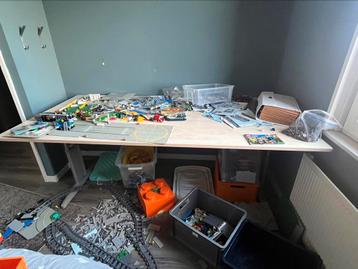 Solide  bureau 100x200 beschikbaar voor biedingen