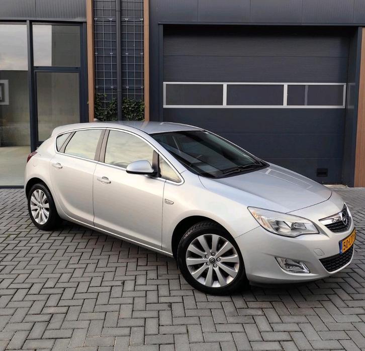 Opel Astra 1.4 Turbo Ecotec 103KW 5-D 2010 Grijs Nederlandse, Auto's, Opel, Particulier, Astra, Benzine, A, Hatchback, Handgeschakeld