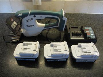 Makita UM165D accu grasschaar met 3 accu's beschikbaar voor biedingen