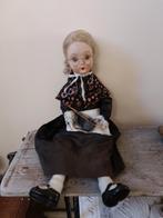 Vintage Pop - Oma met breiwerk, Verzamelen, Poppen, Ophalen of Verzenden, Gebruikt, Pop