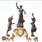 Antieke pendule met beelden, Ophalen