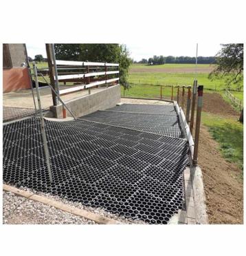 Stevige mud en grond grind rooster paddock plaat 50x50x4cm beschikbaar voor biedingen