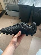Hummel Nappa Nero voetbalschoen maat 47, Ophalen of Verzenden, Nieuw, Schoenen