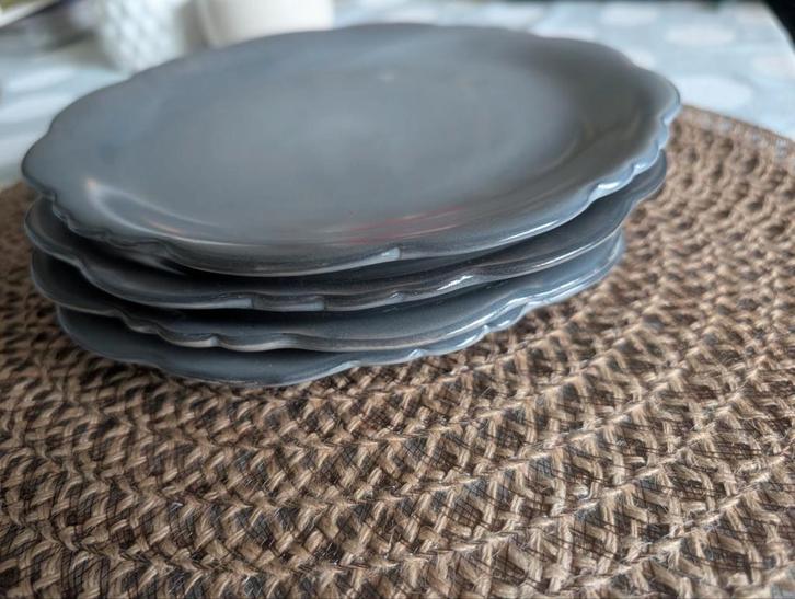 Set handgemaakte The Table borden (Sea Salt, Atelier), Huis en Inrichting, Keuken | Servies, Zo goed als nieuw, Bord(en), Overige stijlen
