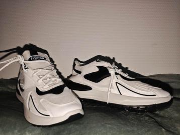 Witte sneakers – nieuw – maat 42 beschikbaar voor biedingen