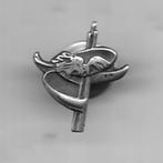 VOOR MIJ ONBEKEND EXEMPLAAR LEGER MILITARIA MISSCHIEN, Ophalen of Verzenden, Gebruikt, Merk, Speldje of Pin