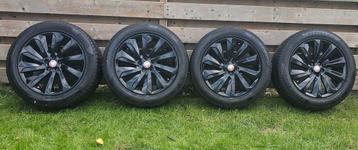 Originele Jaguar E-Pace velgen 235/55 R19 inch Winterbanden  beschikbaar voor biedingen