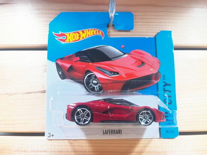 Ferrari LaFerrari hotwheels, Hobby en Vrije tijd, Modelauto's | Overige schalen, Nieuw, Auto, Ophalen of Verzenden