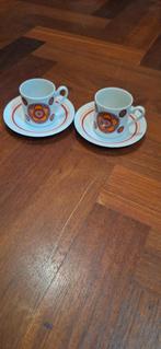 Retro Koffiekopjes met Schotels, Huis en Inrichting, Gebruikt, Keramiek, Ophalen of Verzenden, Overige stijlen