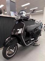 Vespa GTS 300 Super HPE ABS Glans Zwart BJ 2024 Keyless Go, Motoren, 300 cc, Bedrijf, Minimaal motorrijbewijs A2, 1 cilinder
