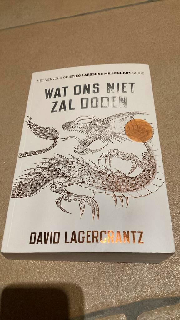 David Lagercrantz - Wat ons niet zal doden, Boeken, Thrillers, Zo goed als nieuw, Nederland, Ophalen