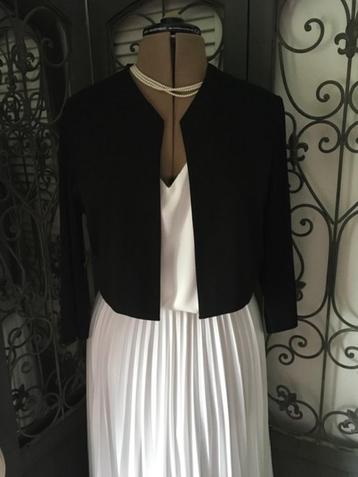 VERA MONT' STIJLVOL JASJE/BOLERO ZWART MT 42 NIEUW € 109,99 beschikbaar voor biedingen