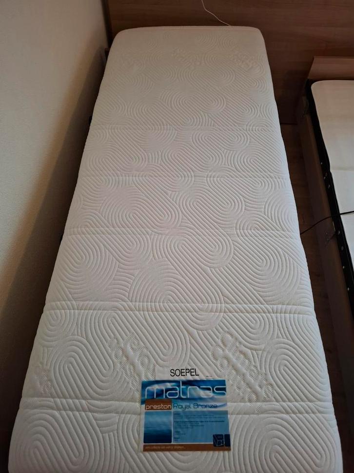 2x éénpersoons matras, Huis en Inrichting, Slaapkamer | Matrassen en Bedbodems, Gebruikt, Matras, 80 cm, 200 cm, Eenpersoons, Ophalen