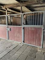 Stalwanden en 2 hoekvoerbakken, Dieren en Toebehoren, Stalling en Weidegang, Stalling, 2 of 3 paarden of pony's