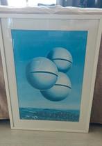 Magritte's "De Stem van de Ruimte". Print in houten lijst, Ophalen, Zo goed als nieuw, Hout, 75 cm of meer
