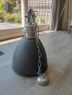 grijze industriële hanglamp, Huis en Inrichting, Lampen | Hanglampen, Ophalen, Gebruikt, Metaal, Minder dan 50 cm