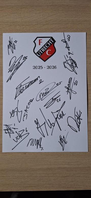 Teamsheet FC Utrecht 2025 / 2026 met handtekeningen beschikbaar voor biedingen