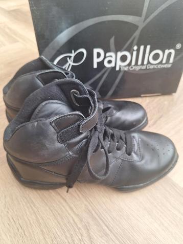 Papillon Dansschoenen Maat 40 (valt als 39) beschikbaar voor biedingen